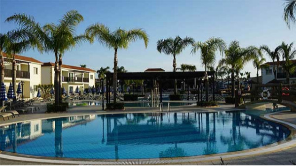 游完泳后皮膚很癢，是什么原因造成的？